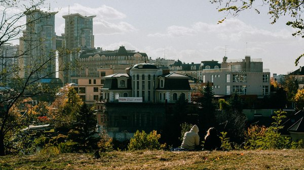 Comment le tourisme responsable peut-il être encouragé par les gouvernements ?